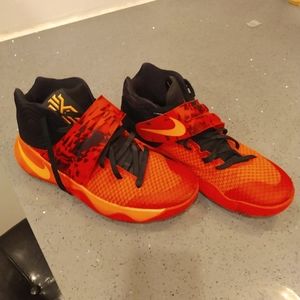 Kyrie 2 Infernos🔥🔥Size 9